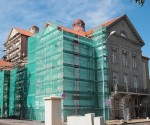 Starp ķieģeļiem, dziesmām un dakteriem