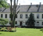 Lauku skolas pagaidām turas