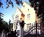 Gatavojoties remontdarbiem, uz pagaidu novietni pārvieto muzeja krātuves