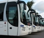 Autobusu parks sola autobusos internetu un Rīgas reisu autobusu pieturu pilsētas centrā