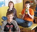 Ar jautriem pārbaudījumiem mazos uzņem starp lielajiem
