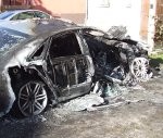 Liepājā sadeg vēl viena automašīna