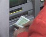 Krājbankas klienti: Tā ir klaja ņirgāšanās!