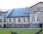 Skola beidzot zem jumta