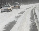 Ārpus Liepājas uzsākti ceļu kaisīšanas darbi
