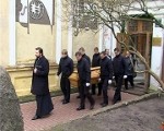 Liepājnieki atvadās no Valda Vikmaņa