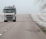 Šoferi sūdzas par slideniem ceļiem