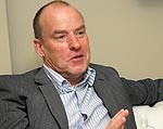 “GE Money Bank” no uzņēmēja Griģa dēla tiesā piedzen 400,6 tūkstošus latu