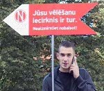 Policija nesoda Saeimas vēlēšanu dienā Liepājā uz aizdomu pamata par slēpto aģitāciju aizturētos jauniešus