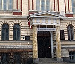 Universitātes ēkā atrasti, iespējams, Krievijas cara Nikolaja II krūšutēla fragmenti