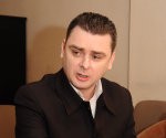 VVC sākusi lietvedību par Osipova piestiprināto ielas plāksni divās valodās