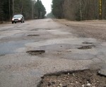 Pārņemt valsts ceļu ir liels risks