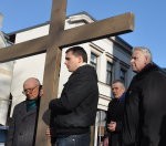 Vienoti ticībā iet Krusta ceļu