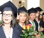Diplomus saņem 325 bakalauri un maģistri