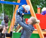 Atklāts bērnu rotaļu laukums Ventspils ielas parkā