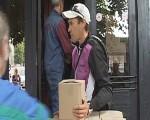 Pieprasījums pēc pārtikas pakām trūcīgajiem nemazinās