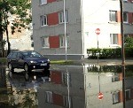 Pēc lietus – peļķes un bedre