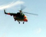 Mediķi mācās sniegt palīdzību helikopterā