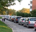 Automašīnas pārplūdina mikrorajonus