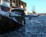 Laivu kooperatīva sargu atrod piestātnē noslīkušu