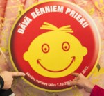 Liepājas iedzīvotājus aicina kopā iedziedāt himnu labdarības akcijai “Dāvā bērniem prieku”