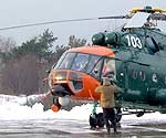 Ar helikopteru evakuē slimnieku no kuģa