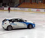 Ledushallē hokejs ar ralliju