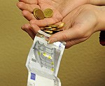 Aptauja: uzlabojas liepājnieku attieksme pret eiro ieviešanu