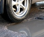 Intensīvu bedru lāpīšanu sākt liedz aukstais laiks