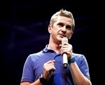 Būs skatāma Jāņa Skuteļa stāvkomēdija “Optimistika”