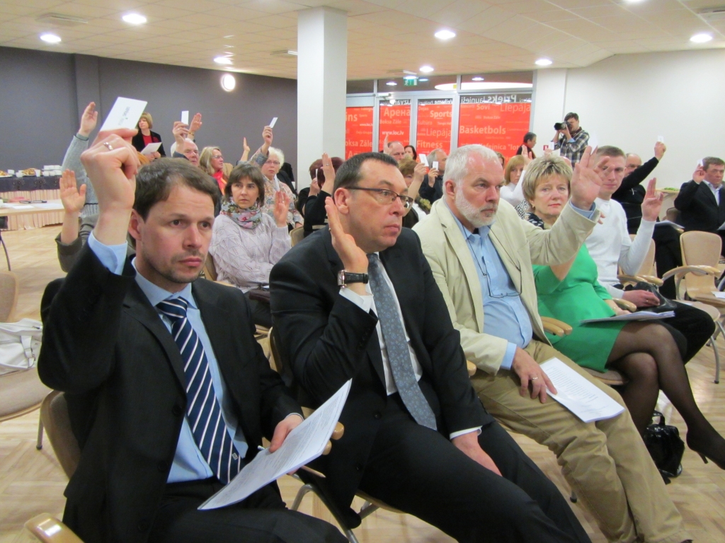 Papildināts – Liepājas partija sola turpināt iesākto kursu; par partijas priekšsēdētāju atkārtoti ievēl Uldi Sesku