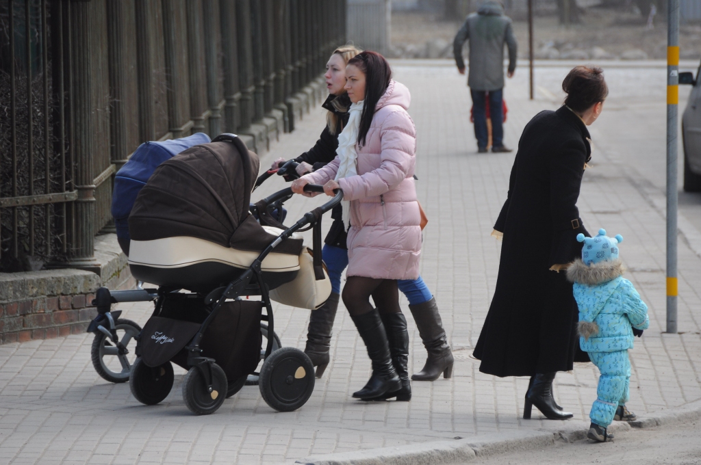 Māmiņas: Valstij bērni ir tikai cipari statistikā