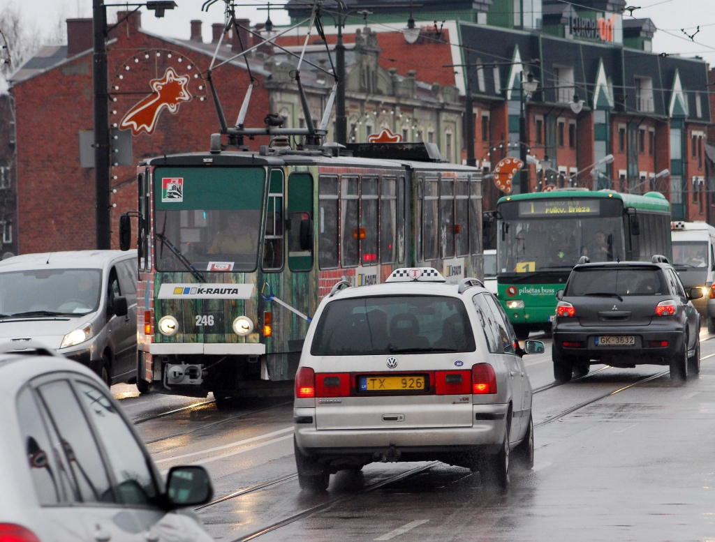 Rīt atjaunos satiksmi uz Tramvaja tilta