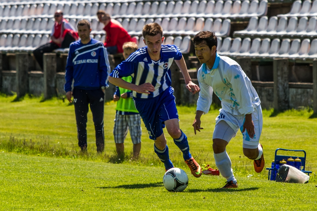 Pirms derbija zaudēja abas