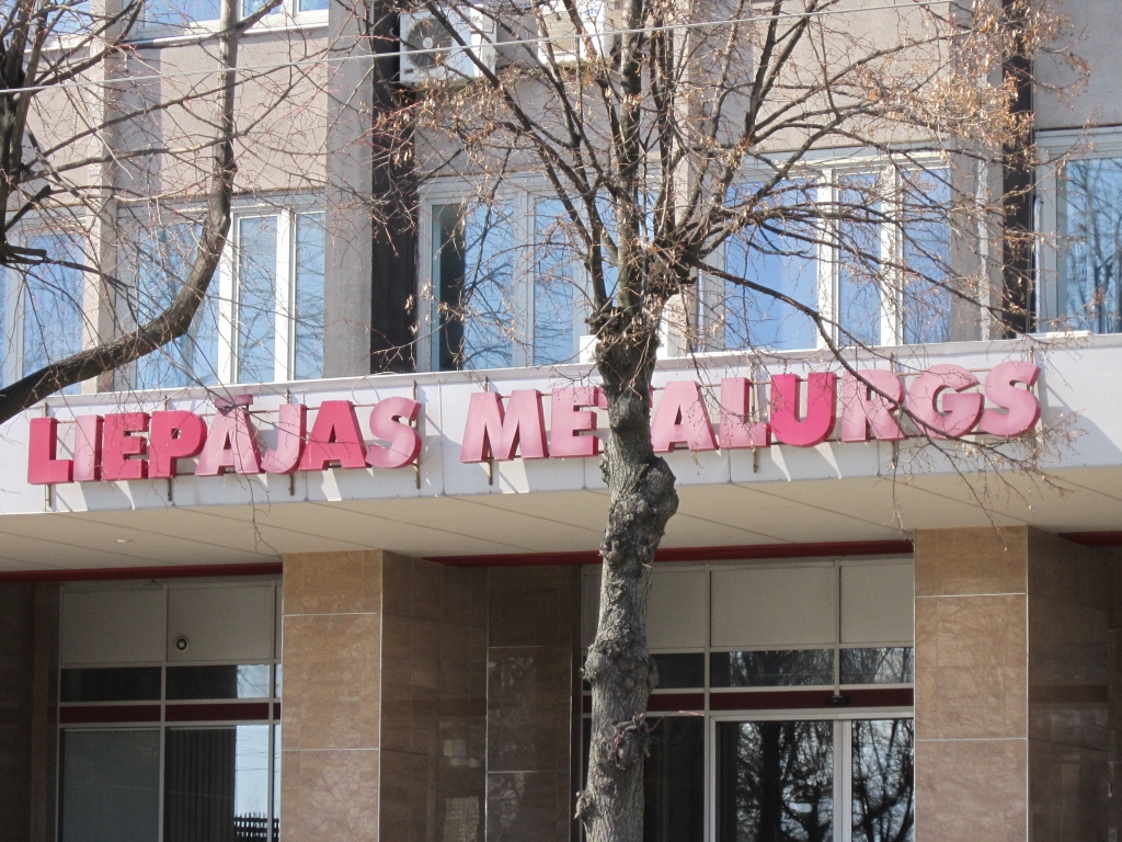 Masveida darbinieku aizplūšana no problēmu skartā “Liepājas metalurga” nav novērota