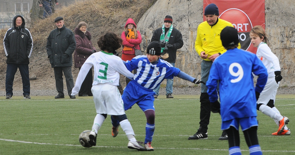 Divi turnīri