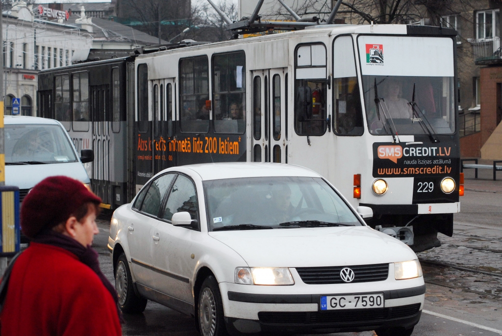 LST: Pārvietoties ar tramvaju ir ērtāk un lētāk