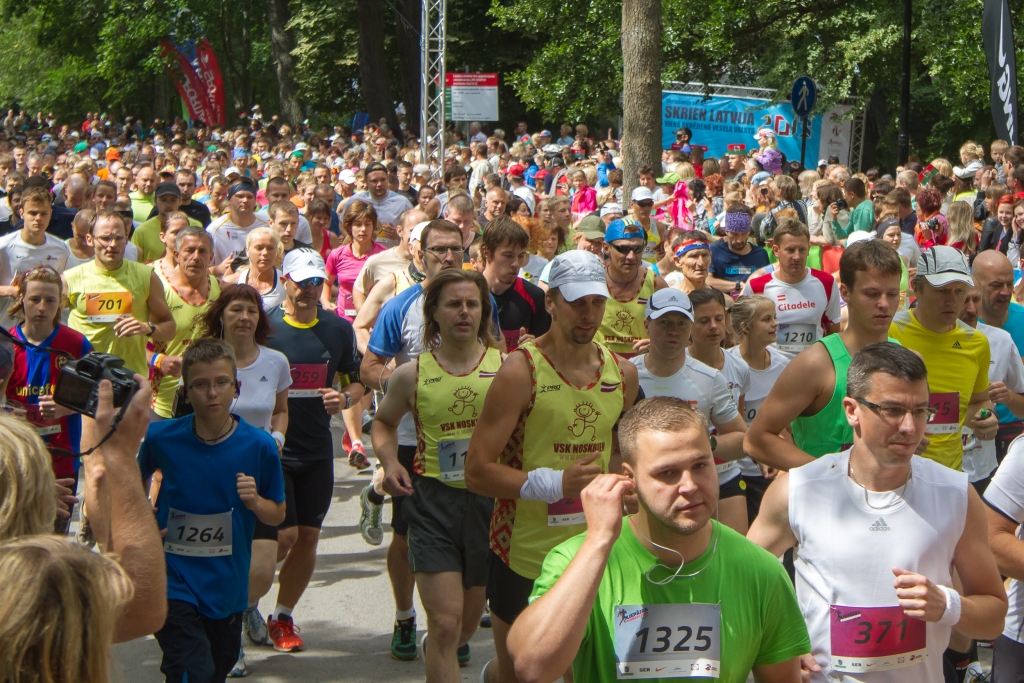 Pusotra tūkstoša skrējēju smaidu