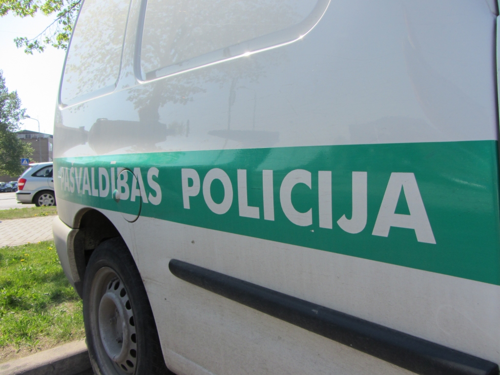 Aiztur nezināmas vielas pīpmani