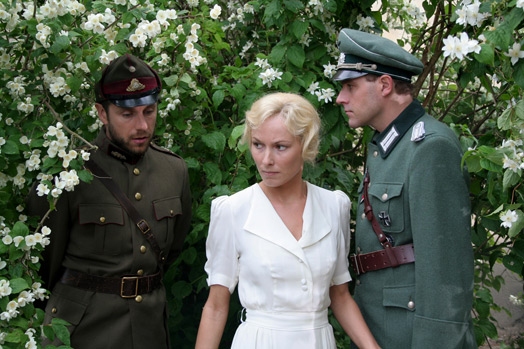 Filma “Dancis pa trim” Kino ostā