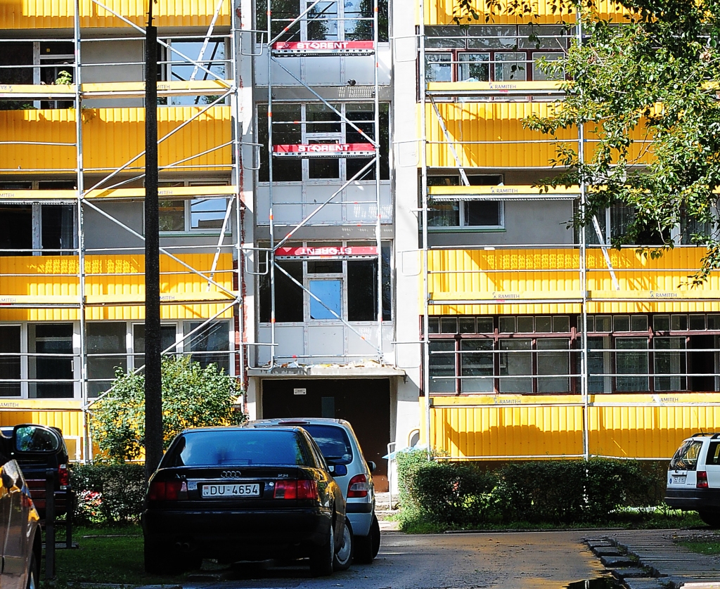 Grobiņā turpina siltināt mājas