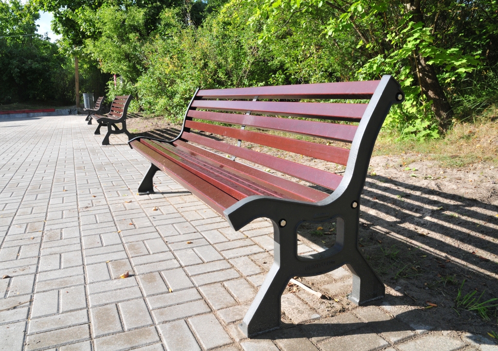 Jūrmalas parkā 17 jauni soliņi