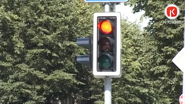 Uzstāda vēl vienu regulējamu luksoforu