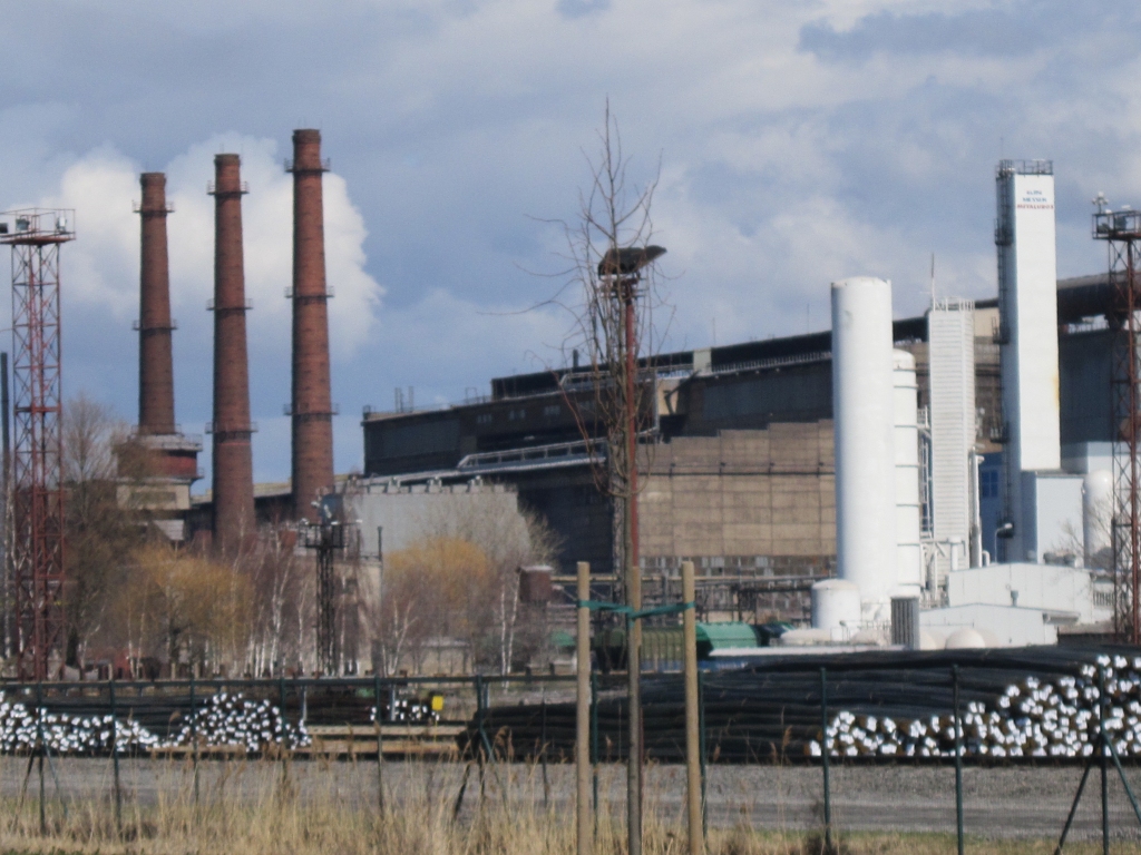 Papildināts – “Liepājas metalurga” parāds par elektrību – 14 miljoni latu; par energoresursiem norēķinās daļēji