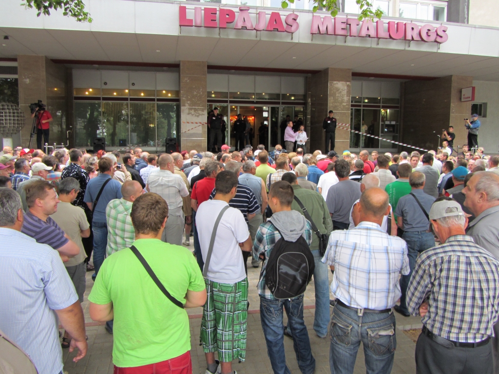 Papildināts – Daļa “Liepājas metalurga” strādnieku kļuvuši par Liepājas Sociālā dienesta klientiem