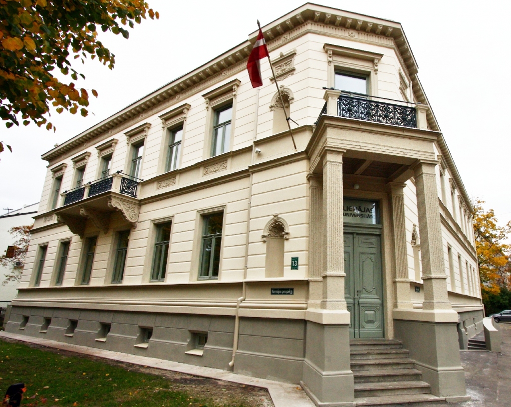 Iepazīs krustabu tradīcijas no senatnes līdz mūsdienām