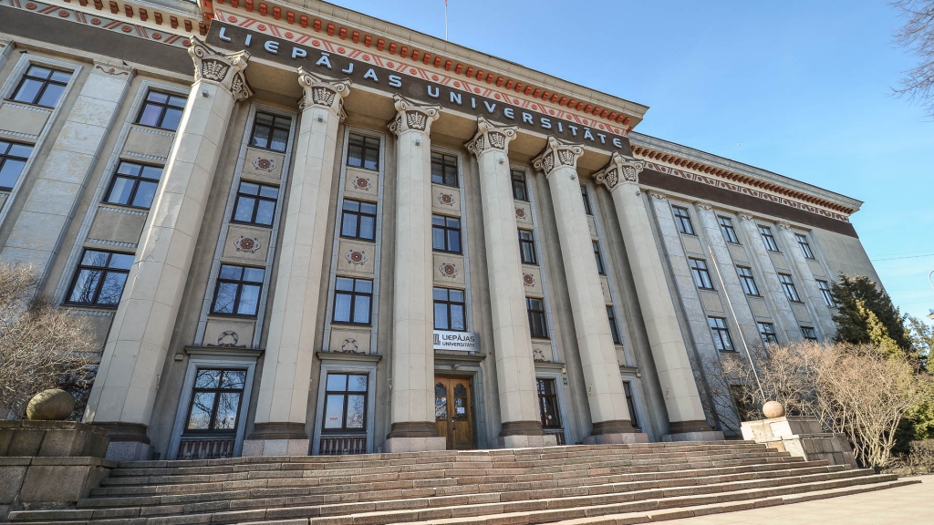 Liepājas Universitātes maģistri saņem mērķstipendijas