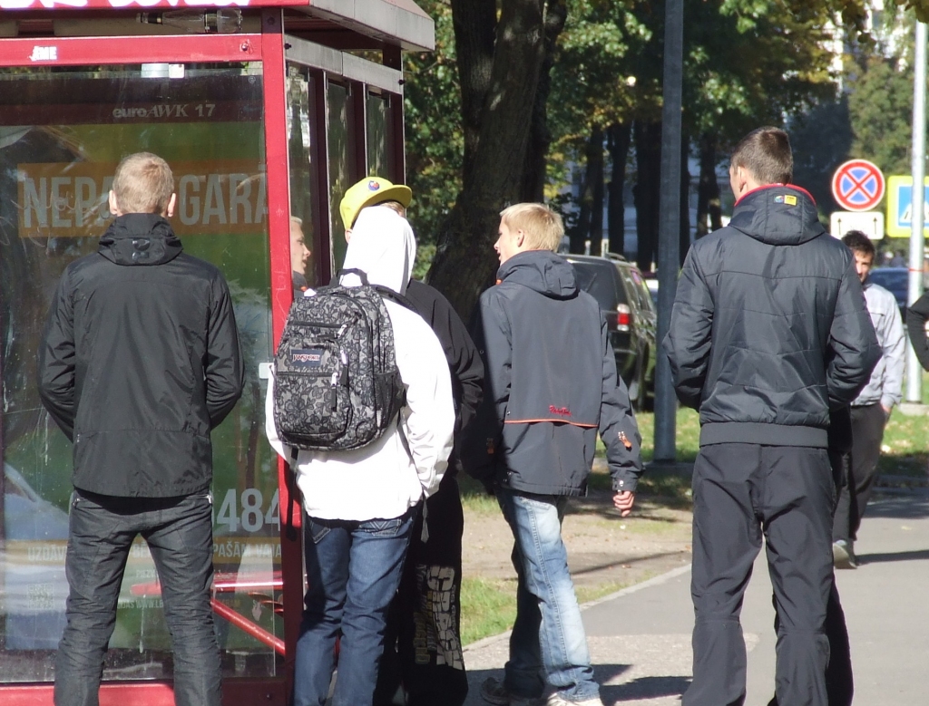 Policisti atbaida klientus no vīraku bodītēm