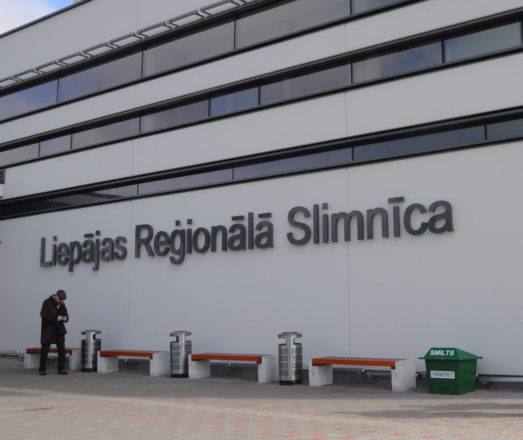 Stacionē apreibušu jaunieti