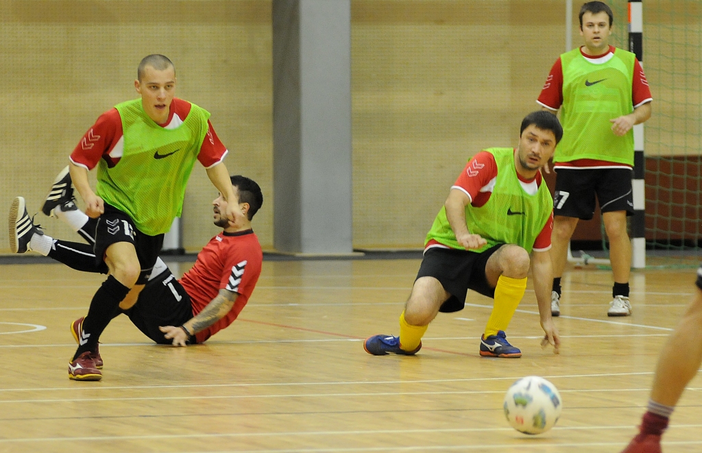 Pilsētas futbols turpina audzēt muskuļus